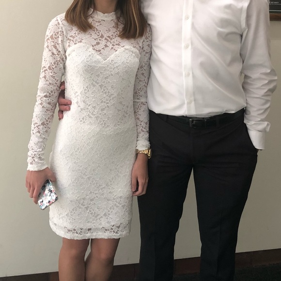 Windsor lace dress - Picture 3 of 3